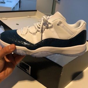 Air Jordan Retro 11 Low LE